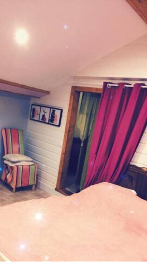 Chambre Familiale A La Ferme Montesquieu-Avantes Экстерьер фото